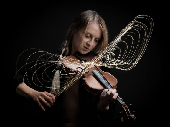 Lichtspuren machen Musik sichtbar